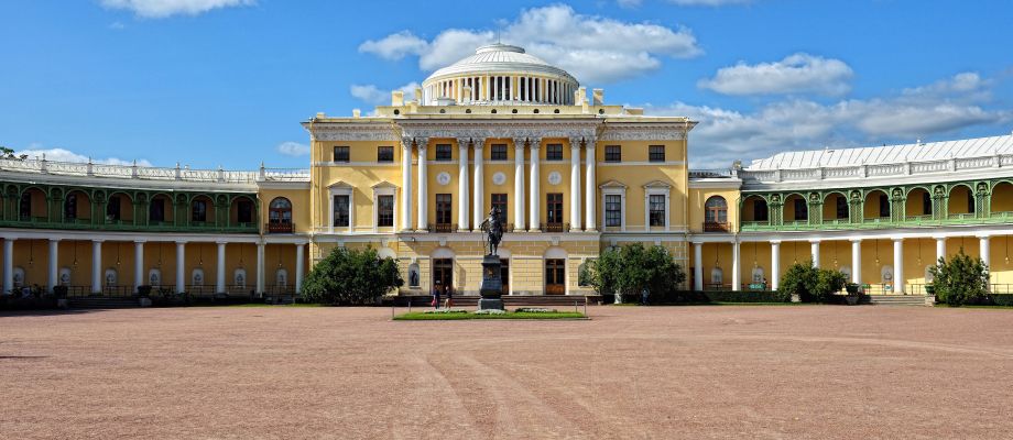 Voyage Saint-Pétersbourg - Palais de Pavlovsk © Dreamstime