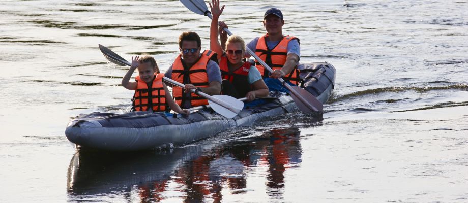 Kayak et chiens Huskys, Voyage Russie