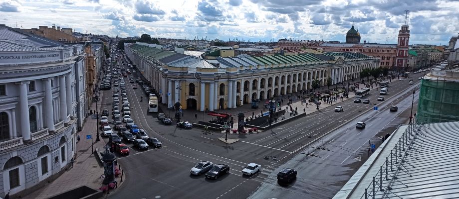 Параллельно Невскому проспекту