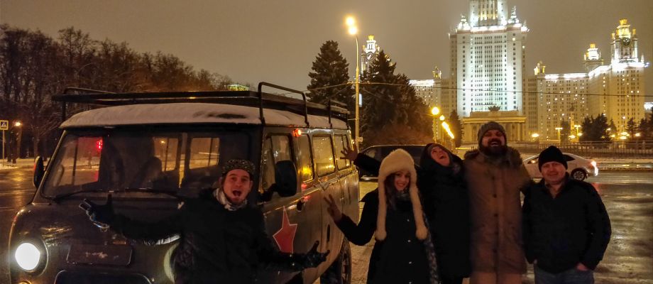 Visite Moscou by night en UAZ | Tsar Voyages