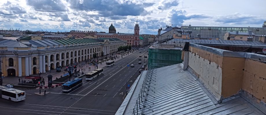 Параллельно Невскому проспекту